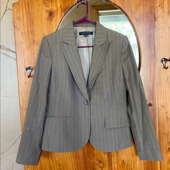 Anne Klein women’s size 8 brown striped suit - Picture 1 of 7